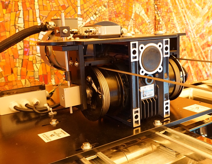 model hoist motor